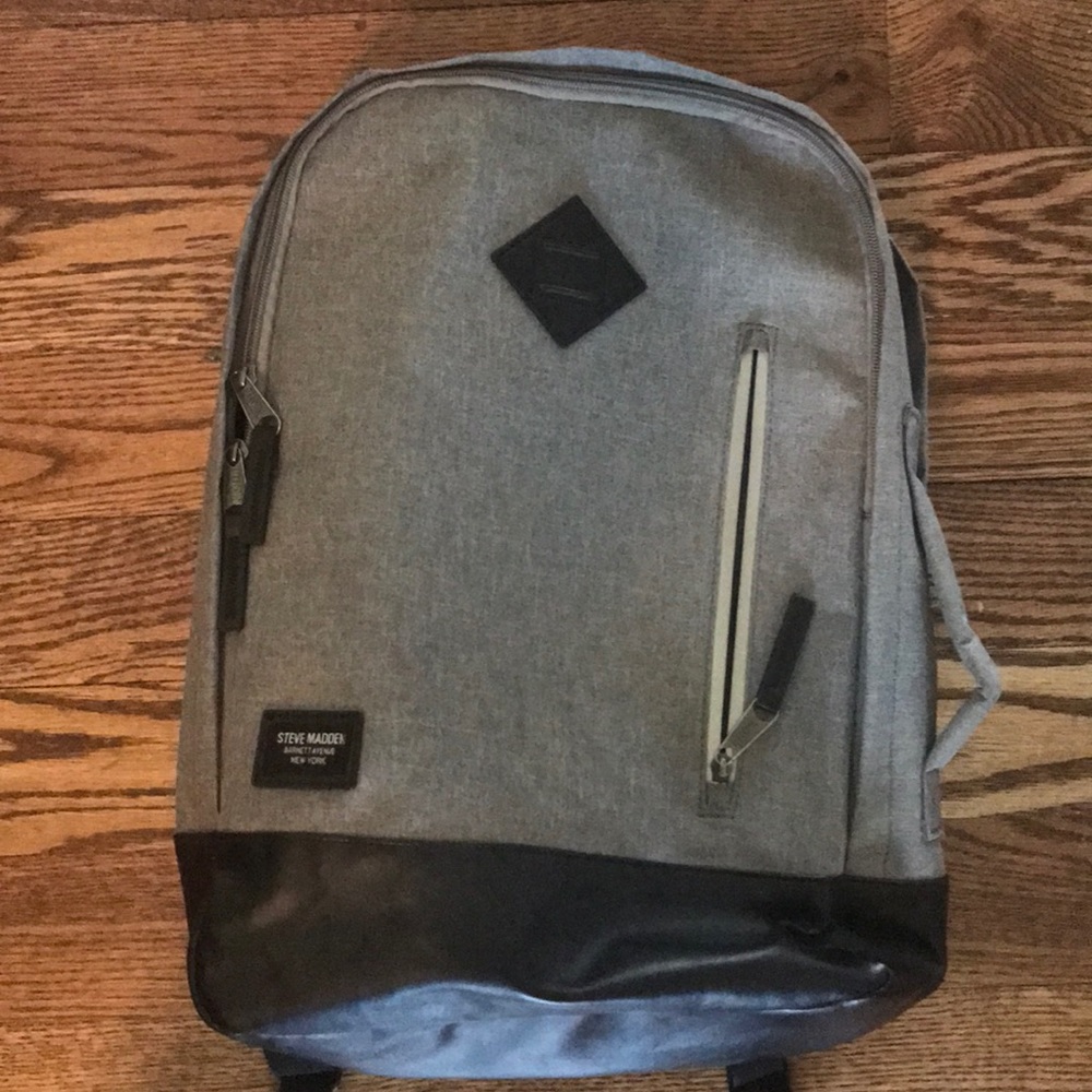 Steve Madden Men’s square backpack